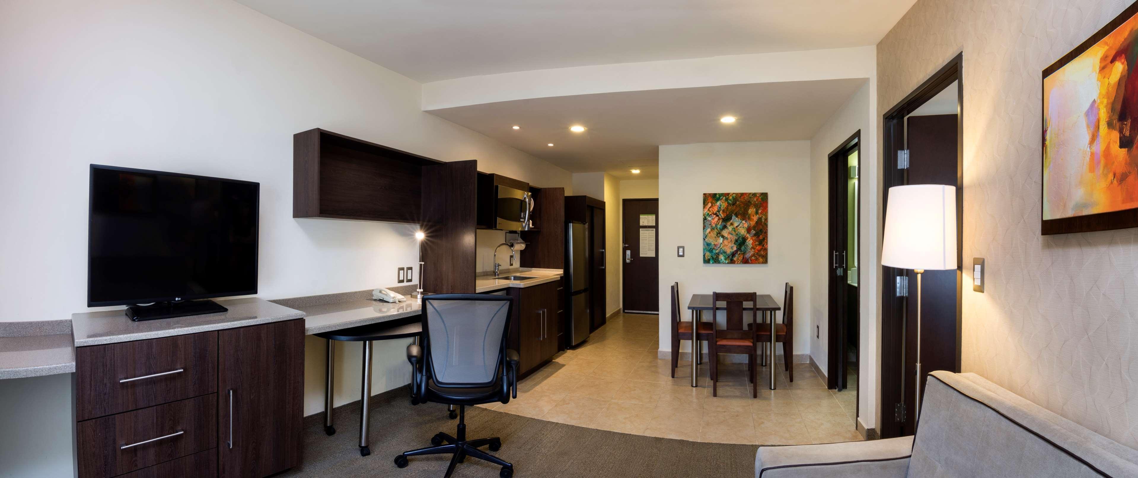 Homewood Suites By Hilton Queretaro Jurica Bagian luar foto