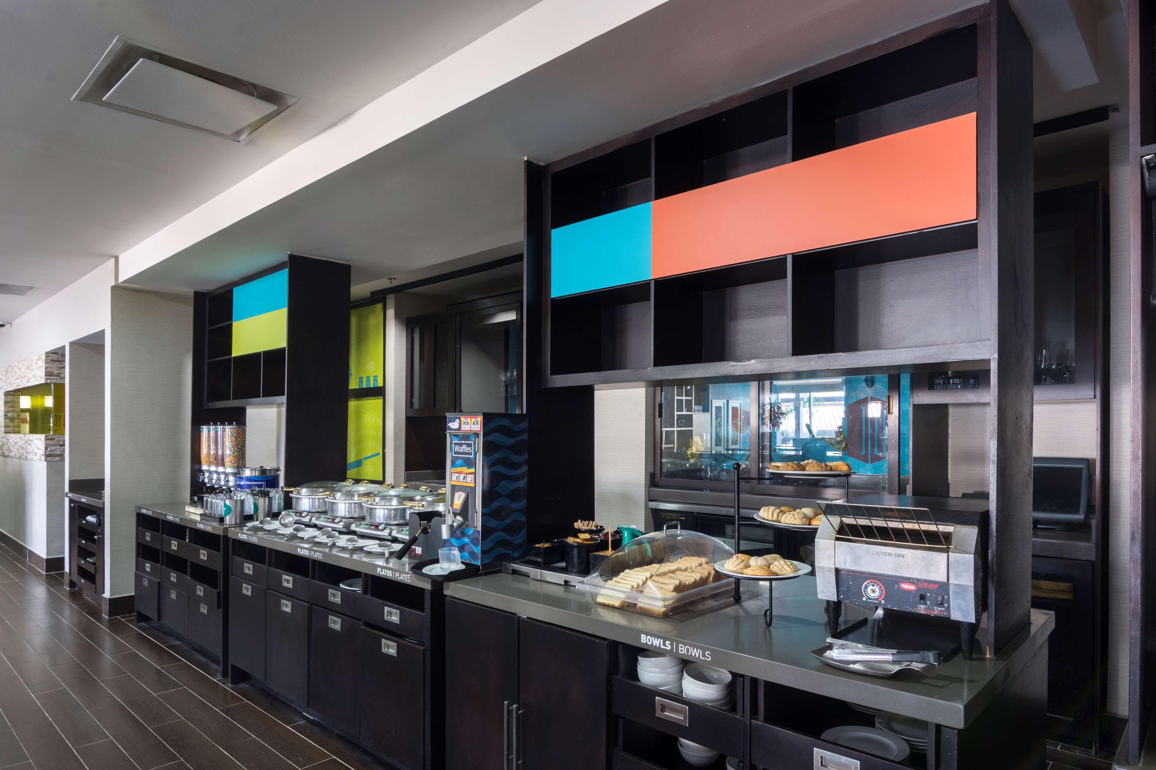 Homewood Suites By Hilton Queretaro Jurica Bagian luar foto