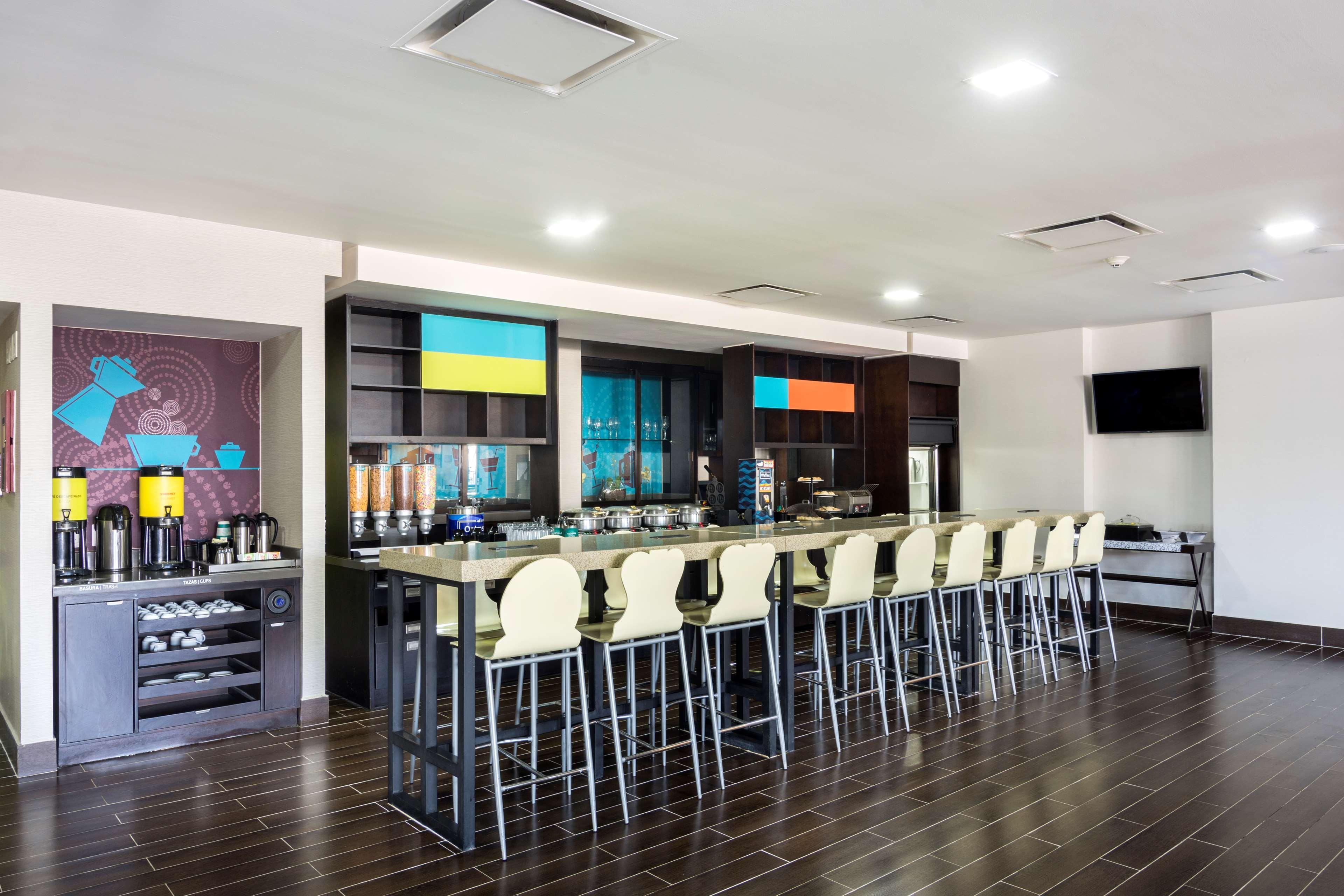 Homewood Suites By Hilton Queretaro Jurica Bagian luar foto